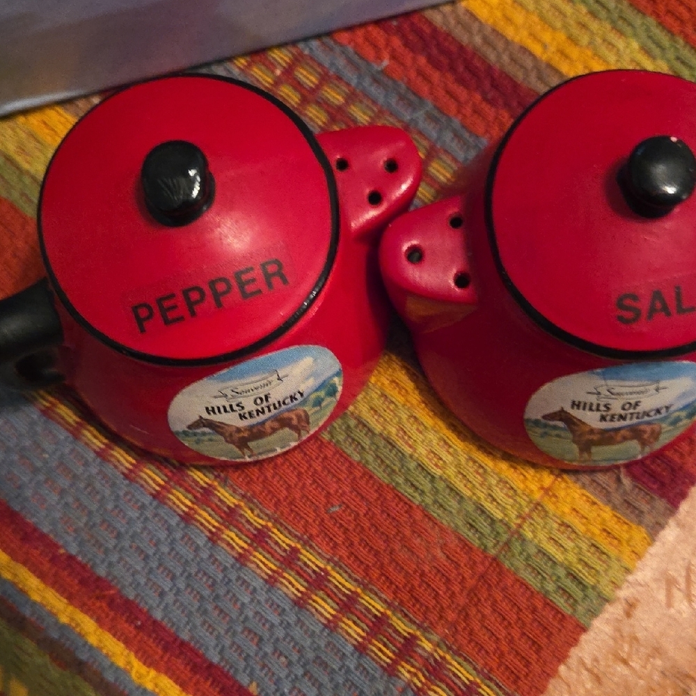 Red Salt and Pepper Shaker Set - Picture 2 of 3